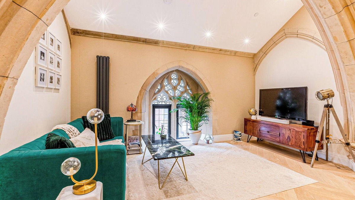 North Finchley Apartment | Gorgeous 2BR Flat in North Finchley, 3 min tube