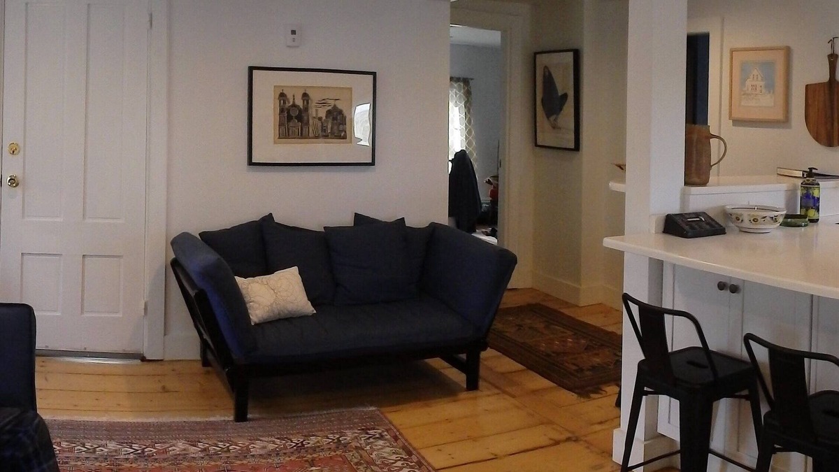 Wellfleet Apartment | Gorgeous 2nd floor flat, steps from restaurants, town pier & Mayo Beach