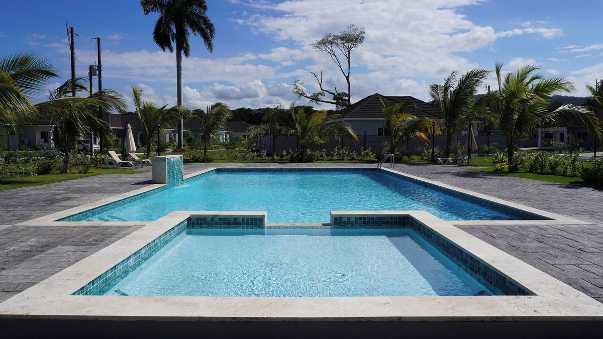 St. Ann's Bay House | Gorgeous 3 bdrm villa. Walk to beach. Near Ocho rios. Priv chef/driver for a fee