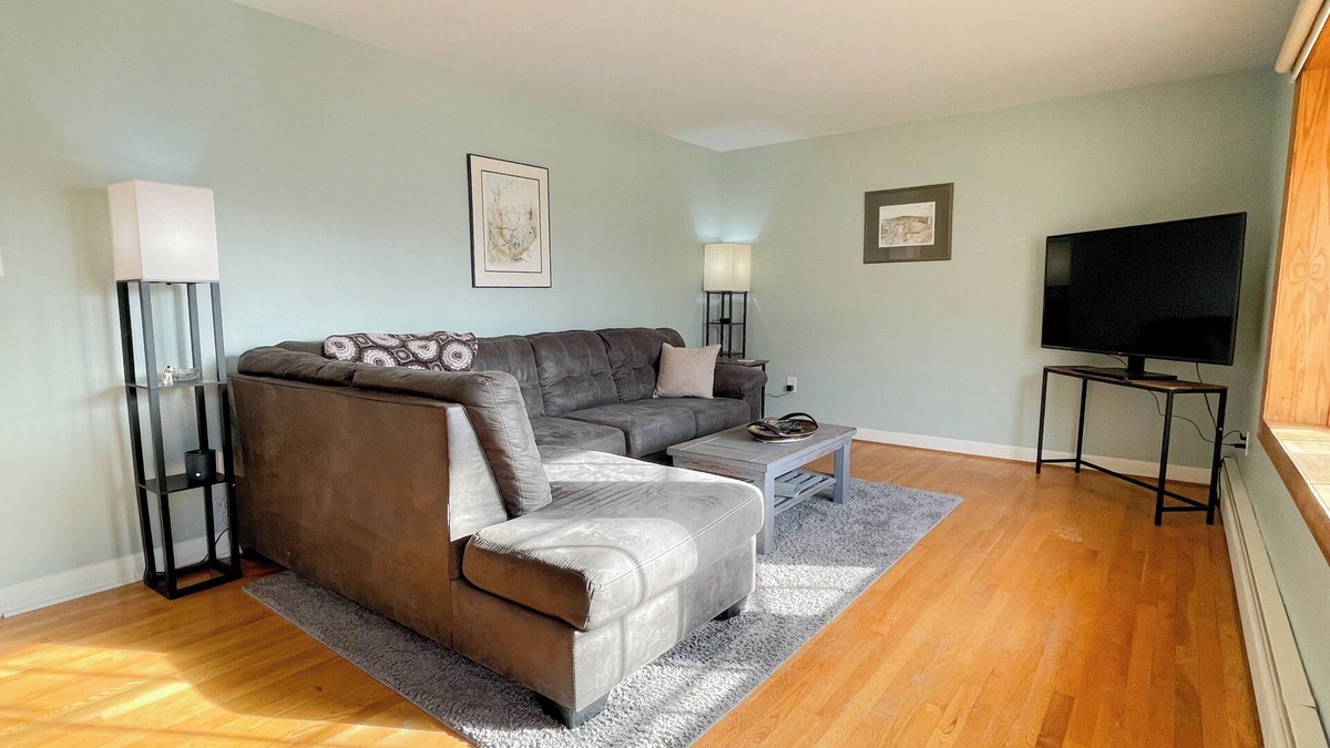 Staunton House | Gorgeous 3-bedroom house with Fenced Yard in charming Staunton