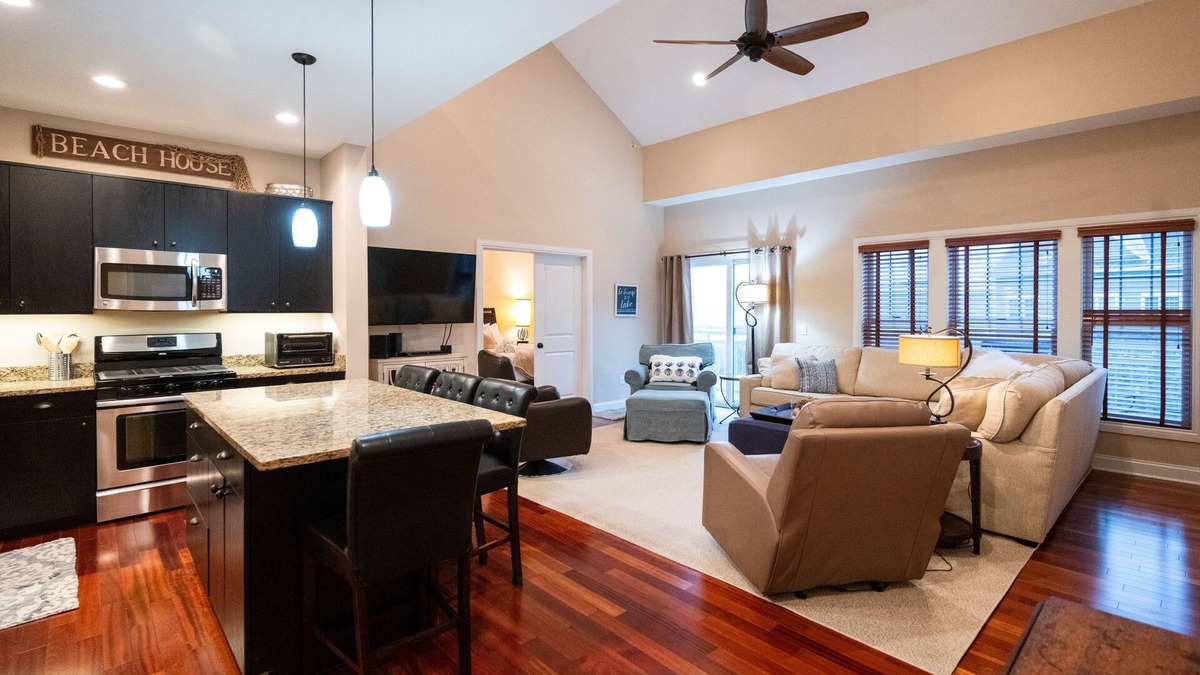 Spring Lake Condo | Gorgeous 3 bedroom, 3 bath Spring Lake Condo