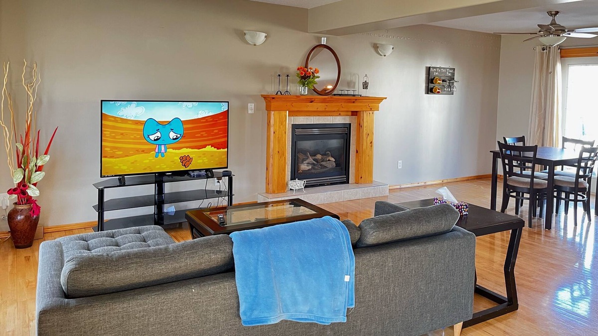 Blackfalds House | Gorgeous 3bd 2.5 bath Blackfalds home