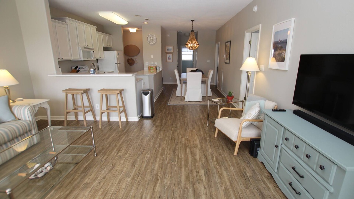 Villages of Five Points Condo | Gorgeous 3BR, 2 bath condo, comm pool, tennis, restaurants minutes to the beach!