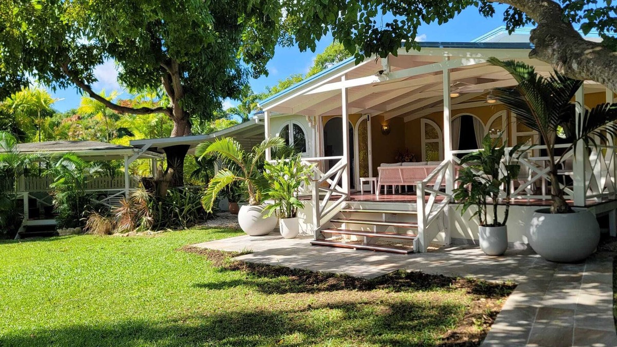 Speightstown Villa | Gorgeous 4 bedroom family villa only 4 mins walk to Mullins beach