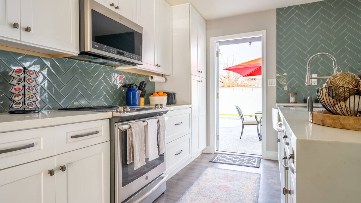 Dobson Ranch House | Gorgeous 4 bedroom home with a pool in Tempe