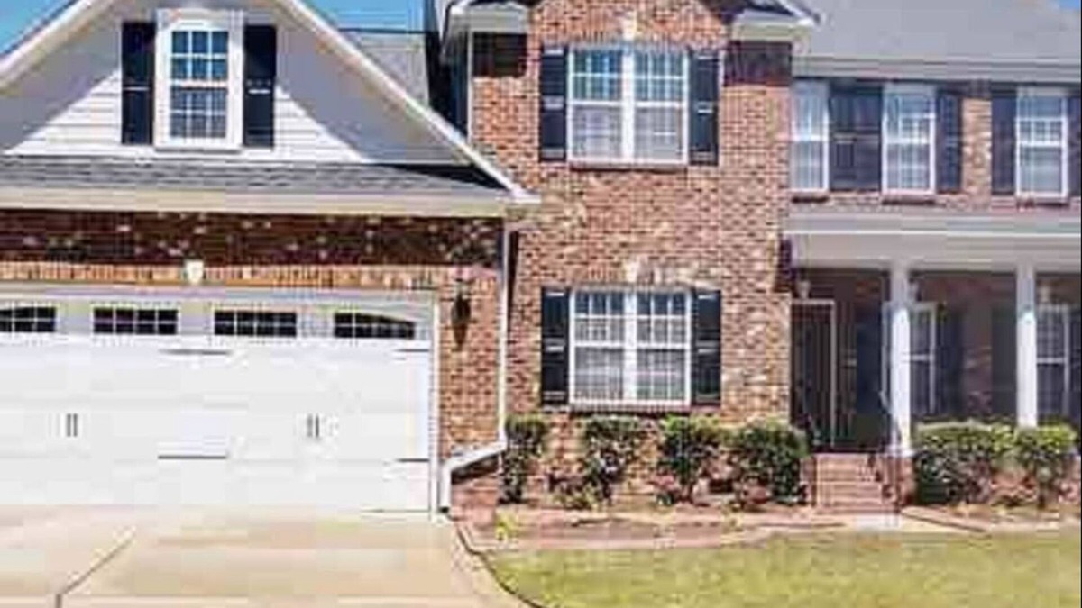 Cape Fear House | Gorgeous 4 bedroom Home! Close to Fort Bragg