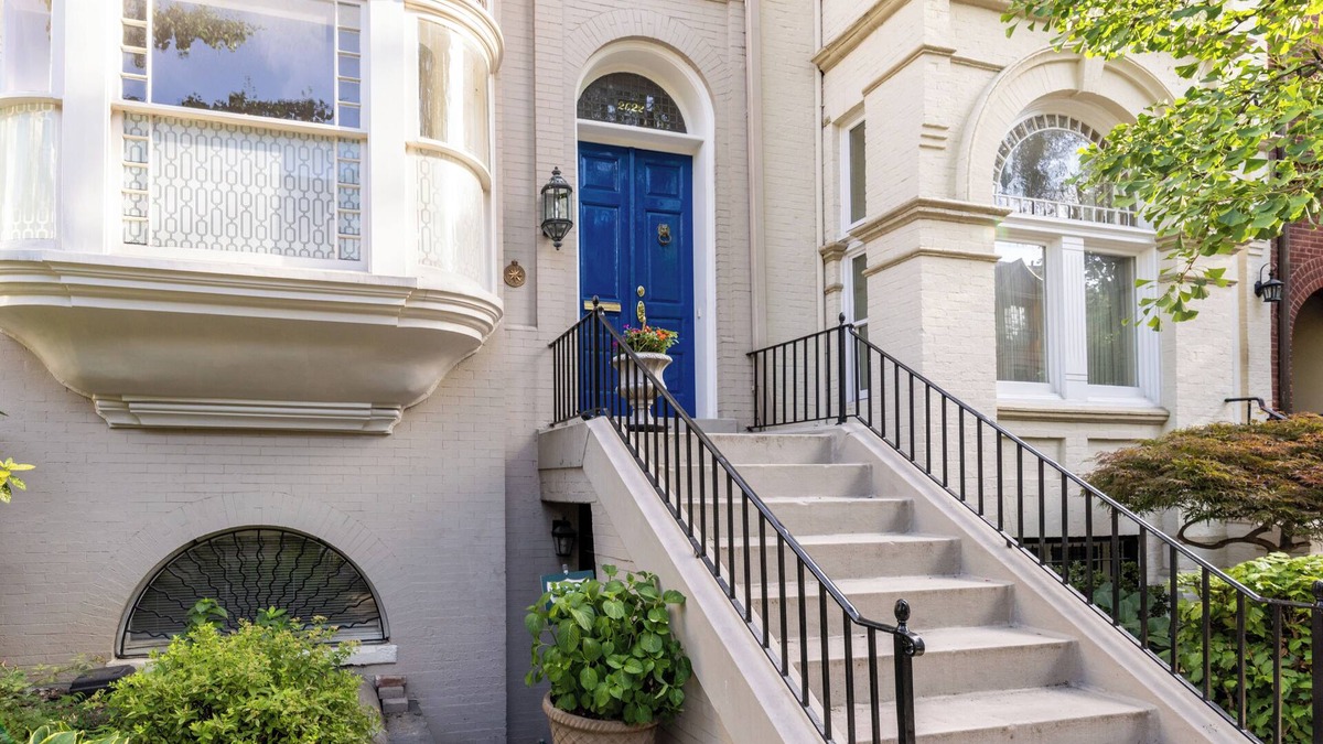 Dupont Circle House | Gorgeous 4 LVL Townhome on Quiet Side Street off Embassy Row