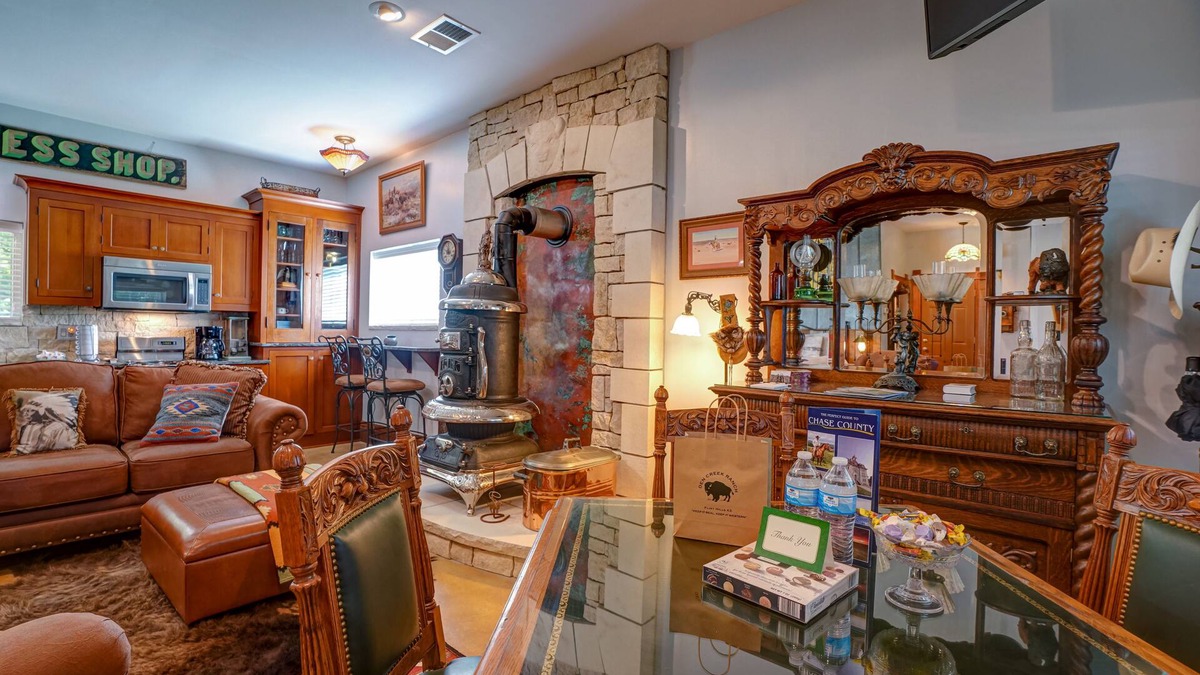 Cottonwood Falls House | Gorgeous 46 acre country property nestled in to the beautiful Kansas Flint Hills
