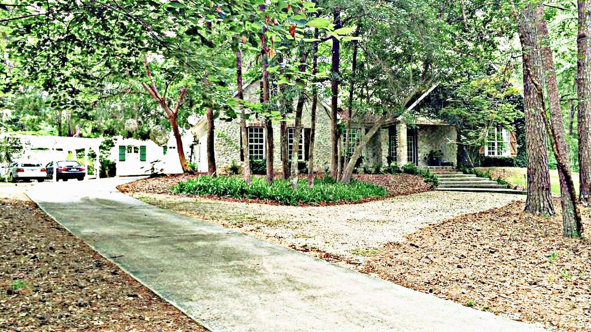 Killearn Lakes House | Gorgeous 5 Bed, 4 Bath, Sleeps 12+, 3 Privacy Suites, Pool, Fire Pit, Private