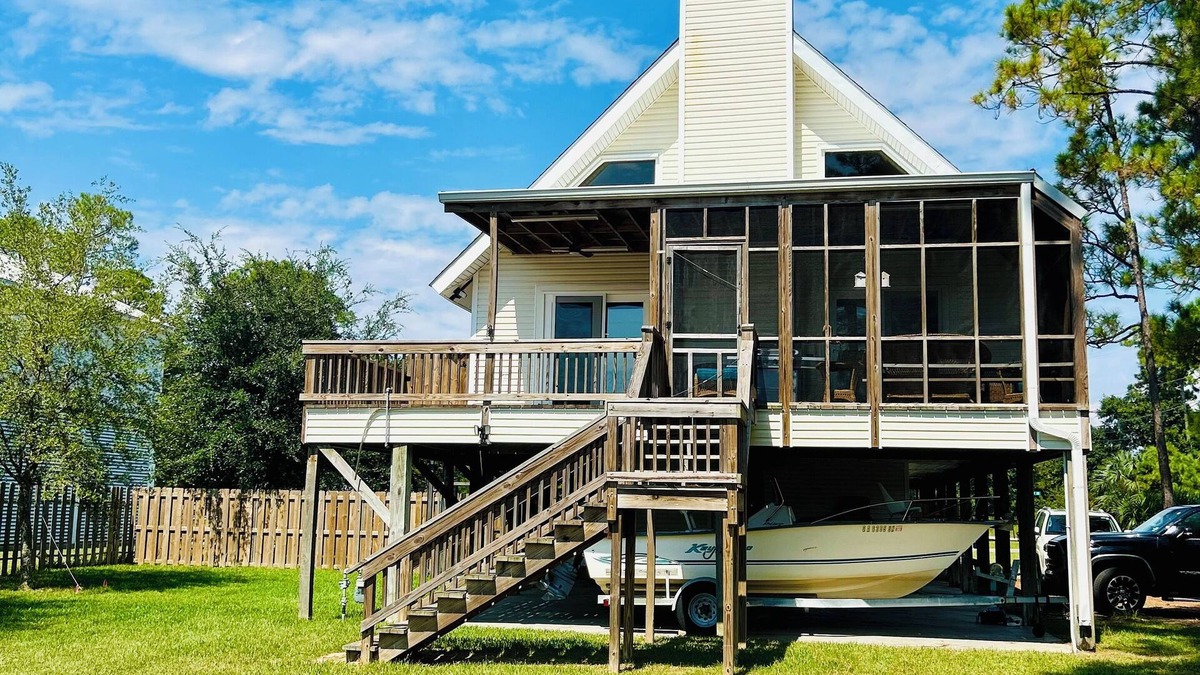 Henderson Point House | Gorgeous 5-bedroom house with AC in Pass Christian