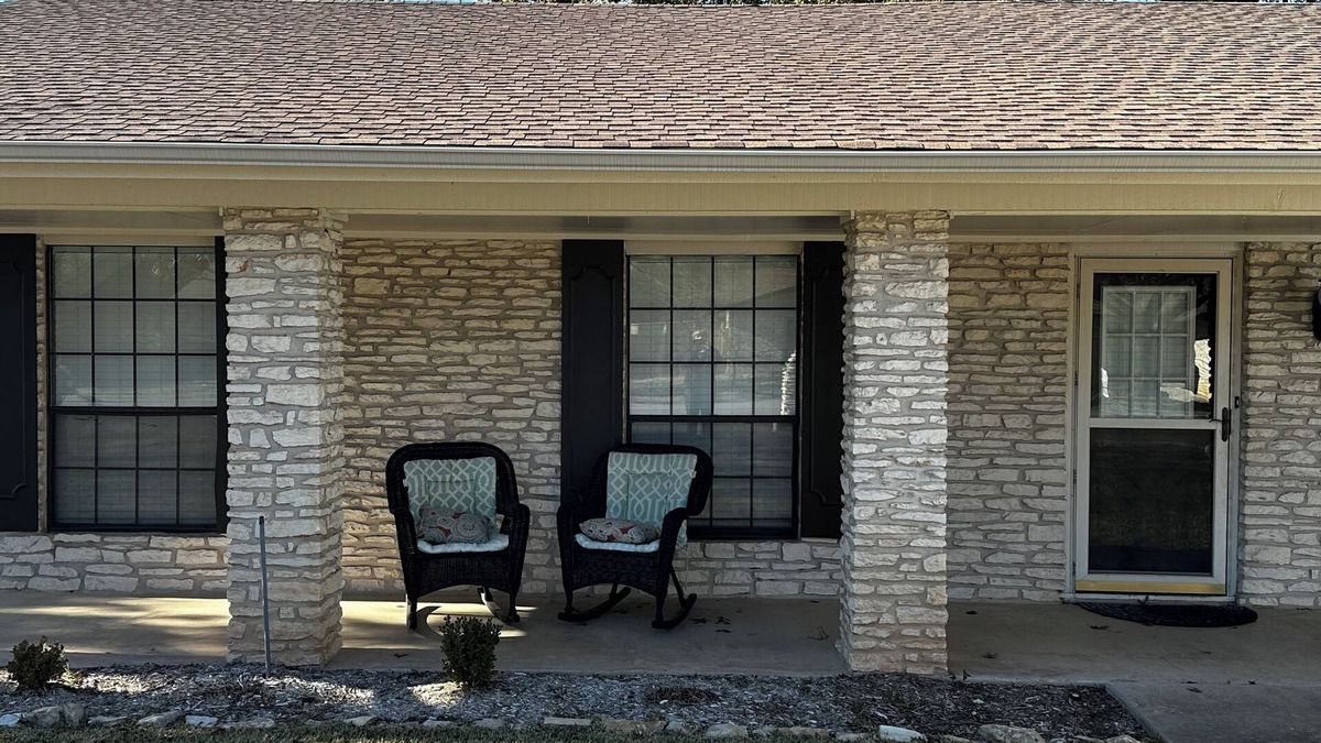 Round Rock West House | Gorgeous 5-bedroom House in Established Round Rock Neighborhood