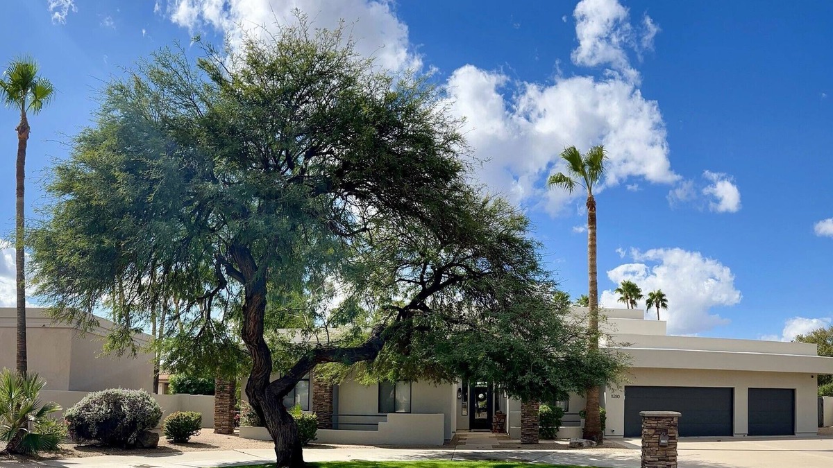 Preston Hills House | Gorgeous 5 BR Oasis, Gated Pool, Putting Green, Fire Pit- perfect for families!