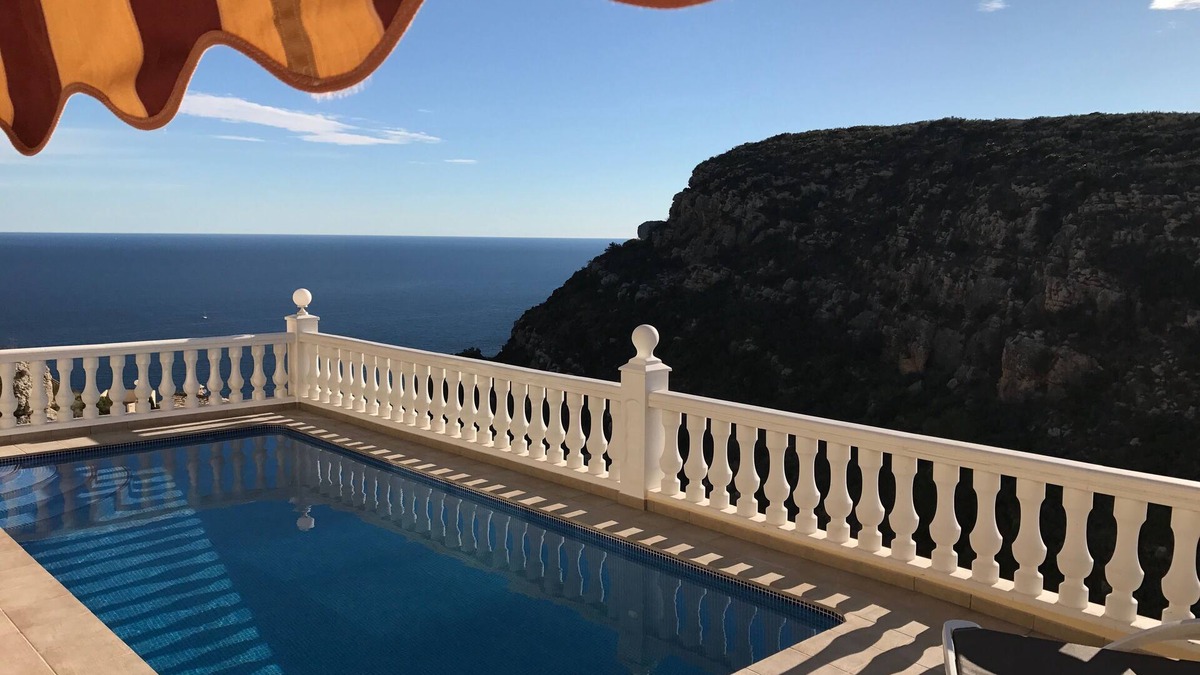 Cumbre del Sol Villa | Gorgeous 5 Star Villa with Fabulous Sea & Mountain Views, Heated Pool & AirCon!