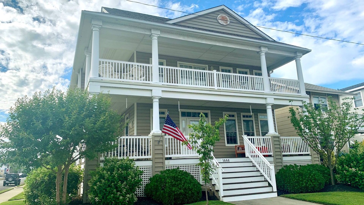 North End Condo | Gorgeous 5BR 3BA home, close to beach, town + playground; full linen service