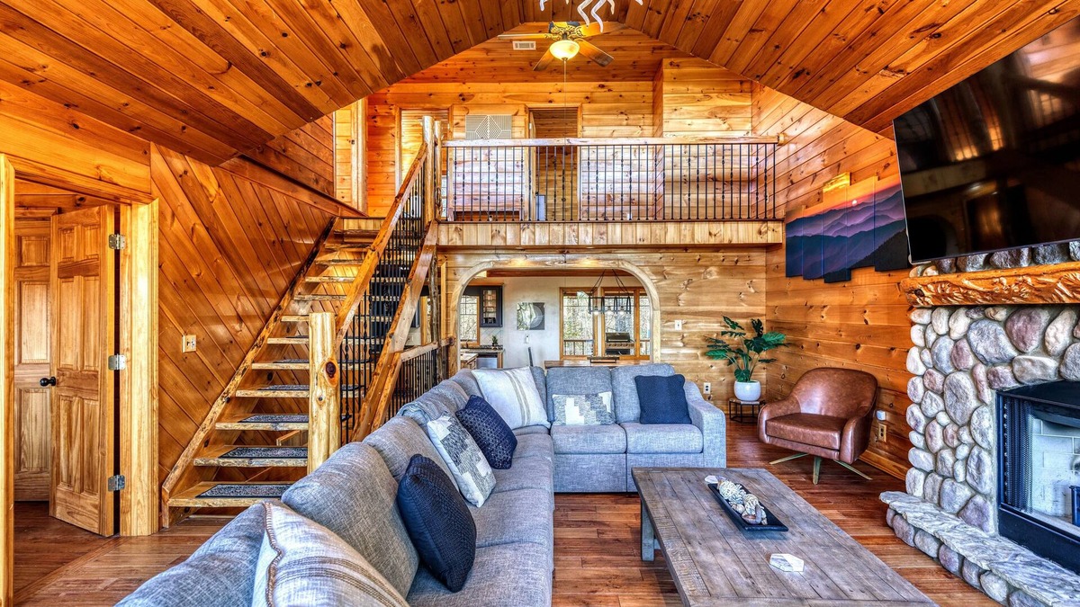 Mineral Bluff Cabin | 🌟Gorgeous 6BR Cabin w/Spa, Firepit & Mountain View ⛰