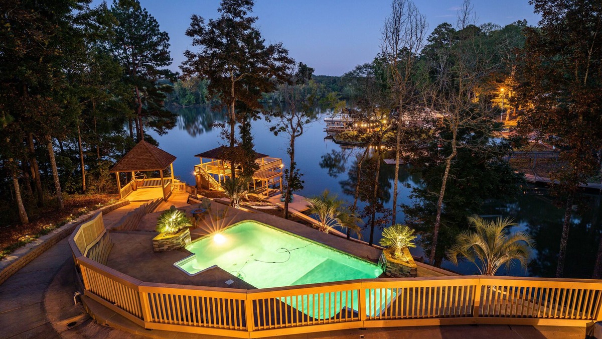 Valley House | Gorgeous 6BR Lake Home w/Pool, Hot Tub & Boathouse