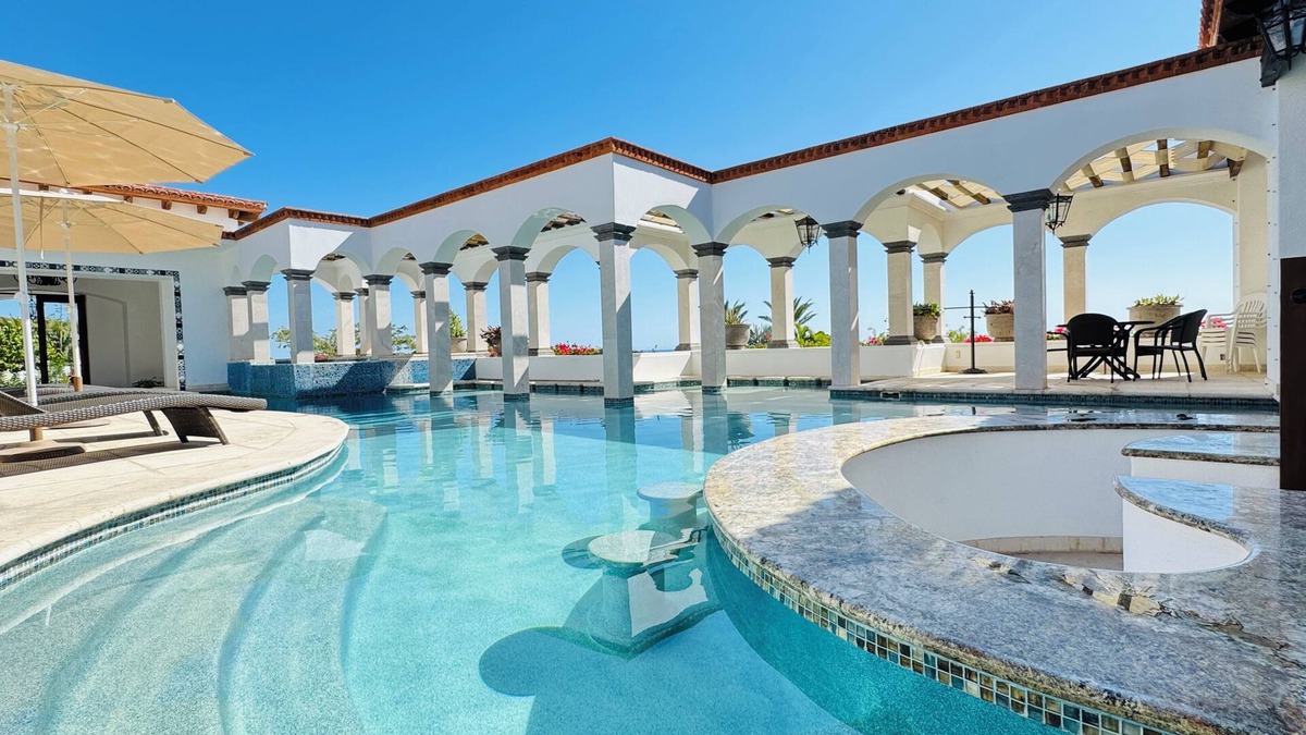 Buzzards House | Gorgeous 7 bedroom Ocean view home to enjoy your time away from home