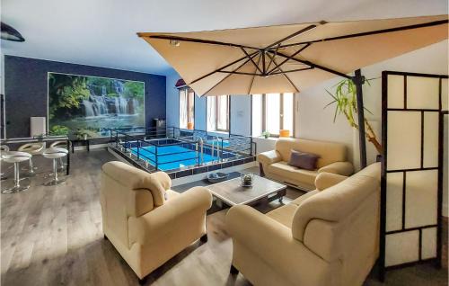 Saint-Bonnet-le-Chateau Apartment | Gorgeous Apartment In Saint-Bonnet-Le-Châtea