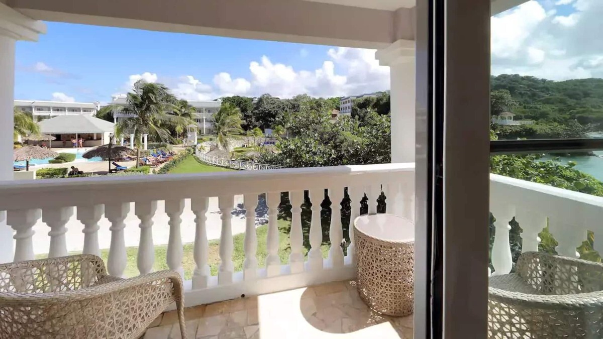 Lucea Apartment | Gorgeous All Inclusive Resort for up to 6