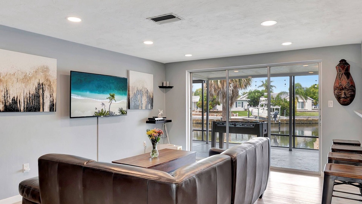 Gulf Harbors House | Gorgeous and Peaceful House by the Water