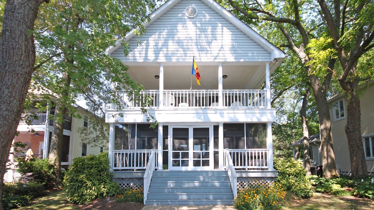 Severna Park House | Gorgeous Annapolis Area Waterfront Home!