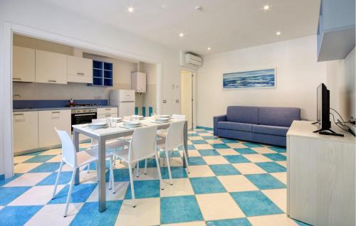Ghiaia Apartment | Gorgeous Apartment In Deiva Marina