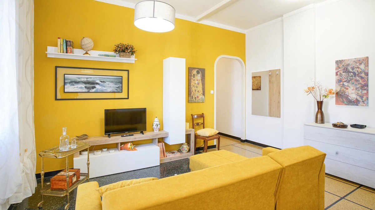Molassana Apartment | Gorgeous apartment in Genova with WiFi