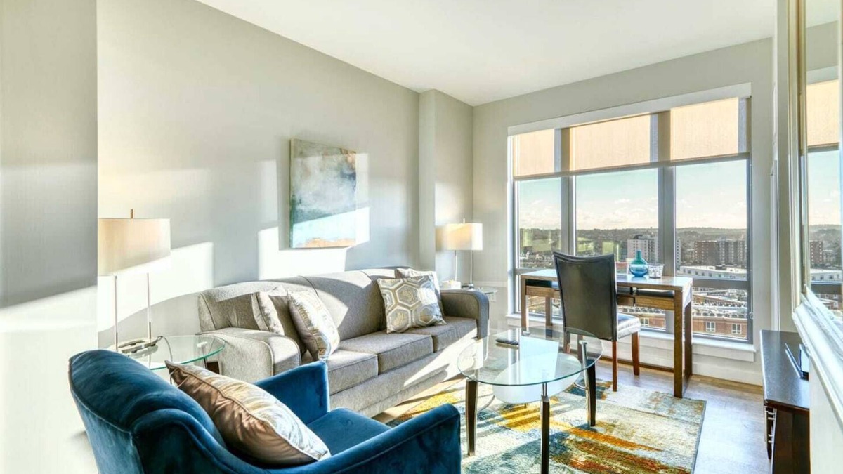 Quincy Apartment | Gorgeous Apt Downtown