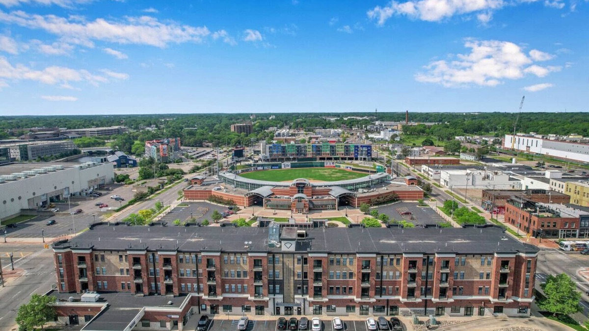 Lansing Condo | Gorgeous Apt w/Balcony - Walk to Stadium & Lansing Center