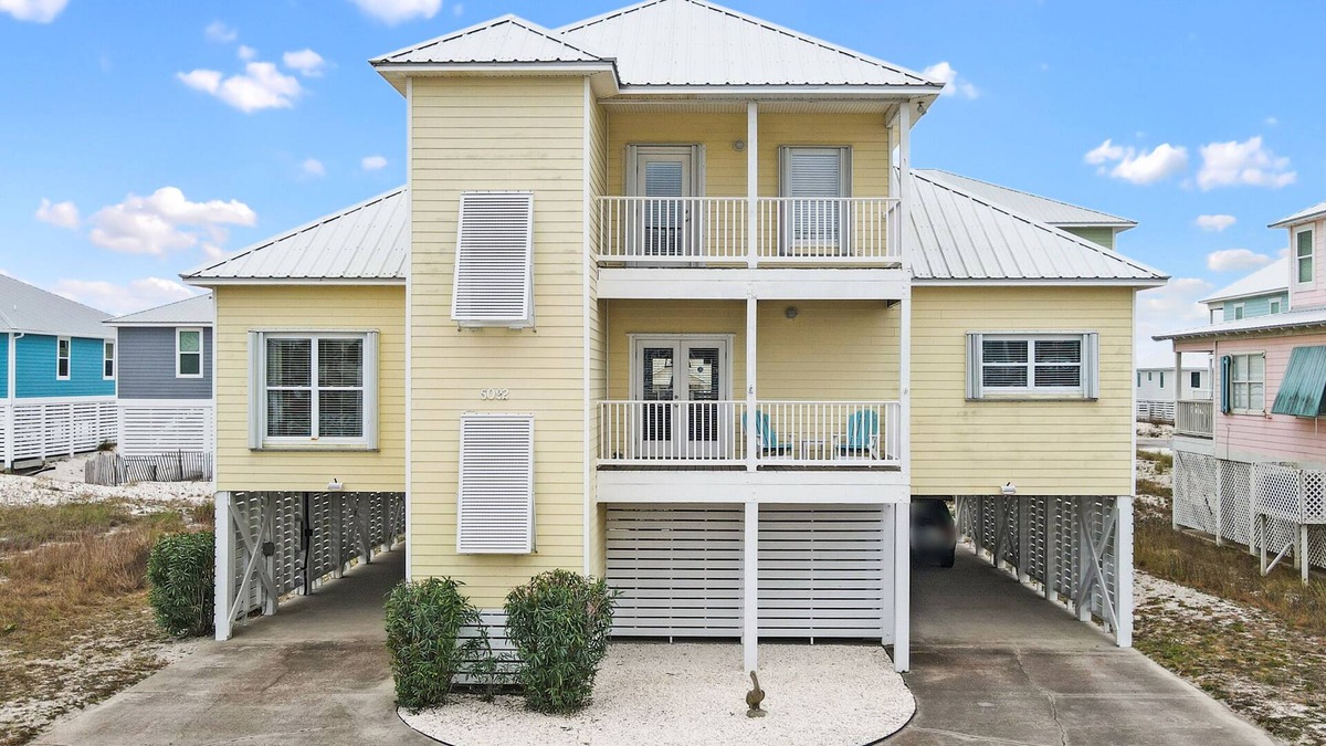 Morgantown House | Gorgeous beach getaway! Spacious 5 bd, 5 bath, with parking.