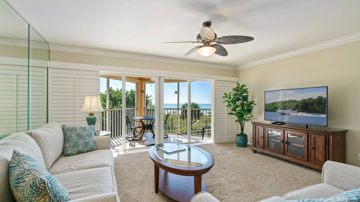Whitney Beach Condo | Gorgeous Beachfront ~ Spacious & Updated 2/2 ~ Heated Saltwater Pool