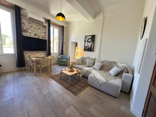 Antibes Old Town Apartment | GORGEOUS BRAND NEW 2 BEDROOMS