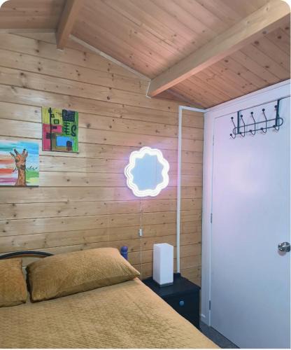 Lower Shotover Apartment | Gorgeous Cabin - Spa Pool!