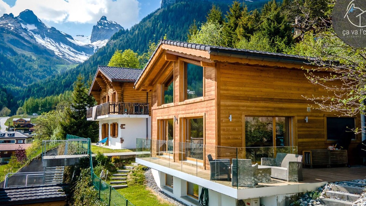 Ovronnaz Ski Chalet | Gorgeous Chalet l'O in the middle of the resort