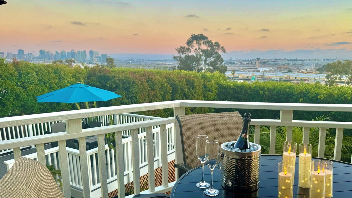 Mission Hills House | Gorgeous City & Bay Views - Minutes to Downtown