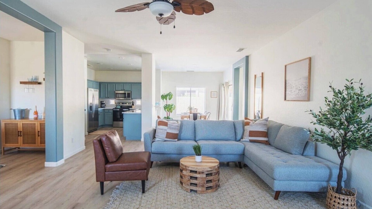 Litchfield Manor House | Gorgeous & Comfy Family Getaway ~ Games ~ Backyard