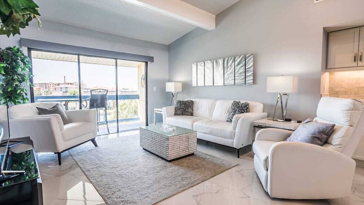 Capri Isle House | Gorgeous Condo on Treasure Island, 2 Bedroom