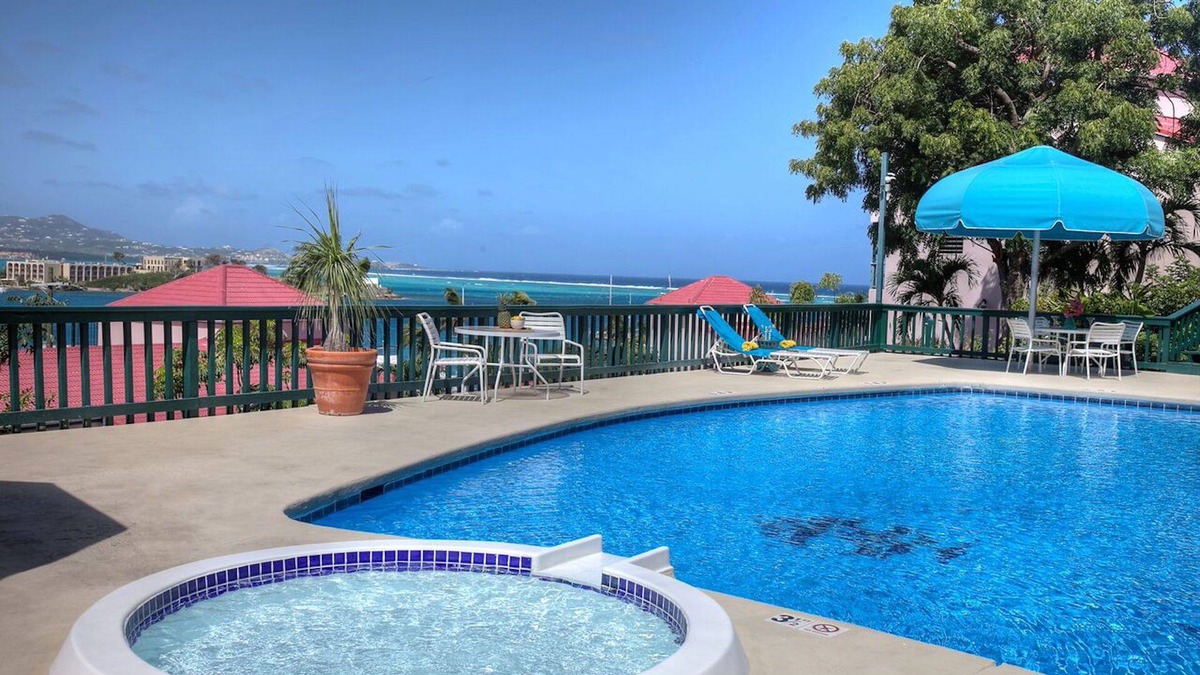 Estate Altona Condo | Gorgeous Condo With Heavenly Harbor And Ocean Views, And Close To Everything!