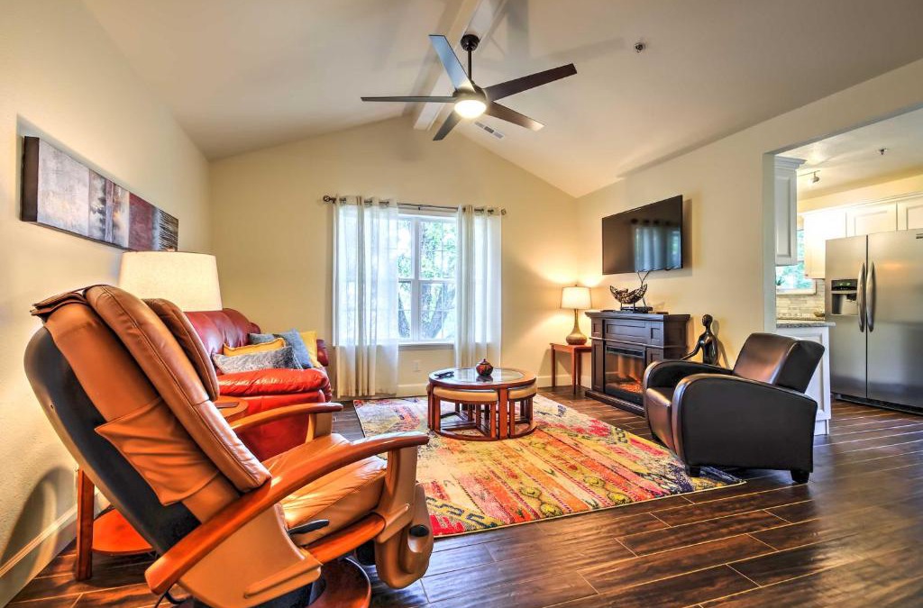 Branson Apartment | Gorgeous Condo with Resort Pool Near Branson Strip!