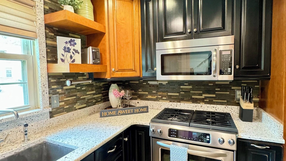 Hoover House | Gorgeous & Conveniently Located Townhome by Hoover/Vestavia 15 mins to downtown