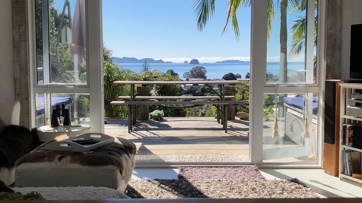 Cooks Beach House | Gorgeous Cooks Beach and Mercury Bay views beach house. Close to Cathedral Cove.