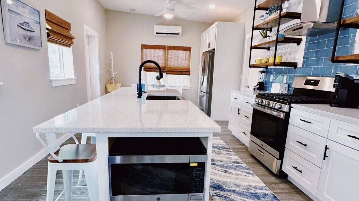 Boardwalk Cottage | Gorgeous Cottage Walking Distance to the Beach