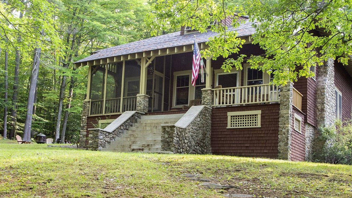 North Sutton House | Gorgeous Cottage in Sunapee area.