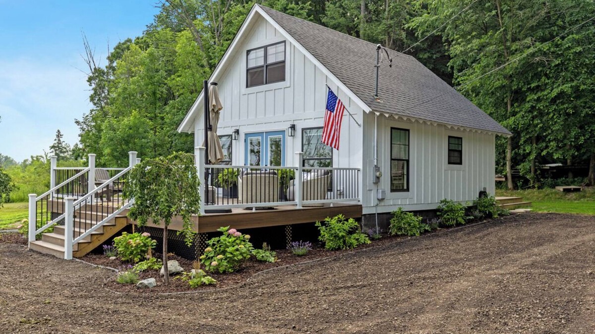 Greenville Cottage | Gorgeous Cottage on Wabasis Lake. Pontoon included & pet friendly!