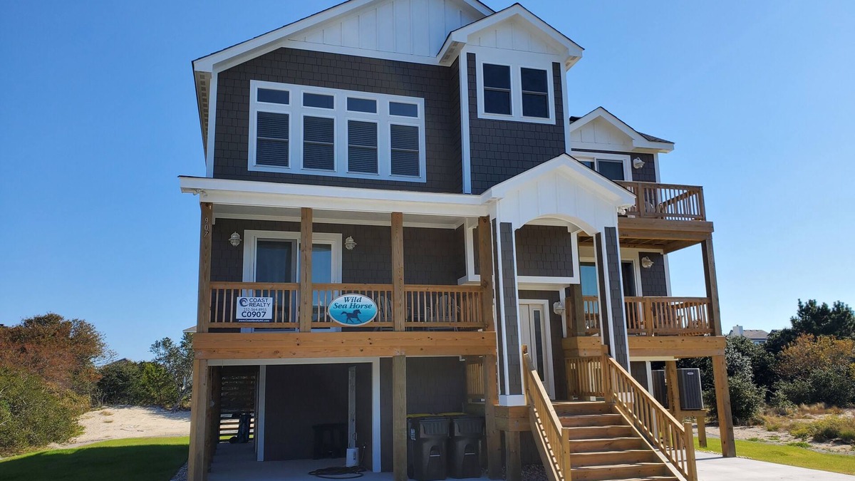 Whalehead Beach House | Gorgeous! Dogs! New! Private Pool, Volleyball, C0907