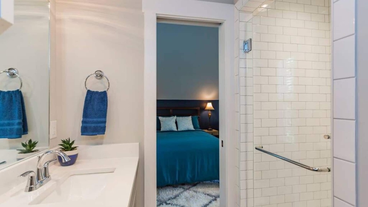 Buena Vista Apartment | Gorgeous Downtown Nashville Guest Loft with Vintage Vibes!