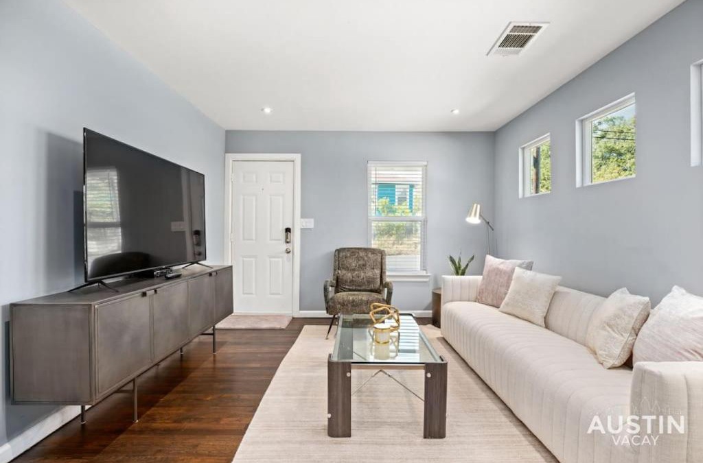 Foster Heights House | Gorgeous East Central Austin 2BD Close to Downtown