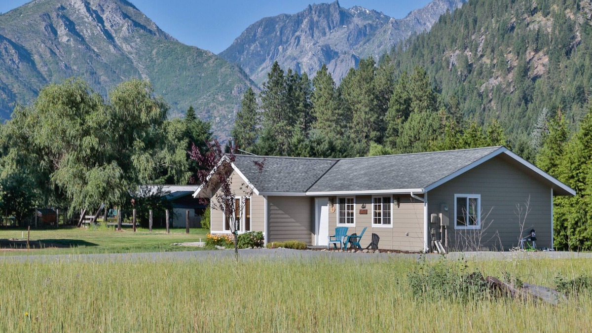 Leavenworth Cottage | Gorgeous Enchantment Views From Quail Cottage