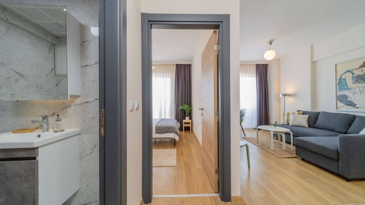 Kepez Apartment | Gorgeous Flat with Shared Pool in Kepez
