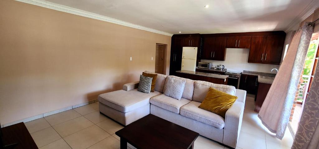Winston Park Apartment | Gorgeous Garden Villa 3